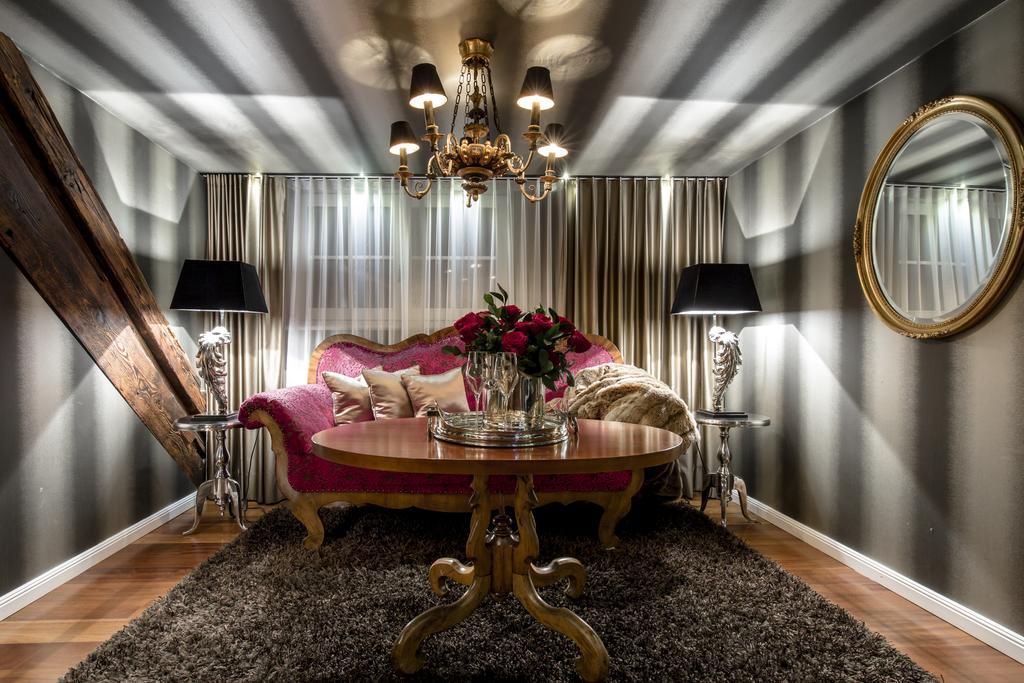 Gutwinski Hotel เฟลด์เคียร์ช ภายนอก รูปภาพ