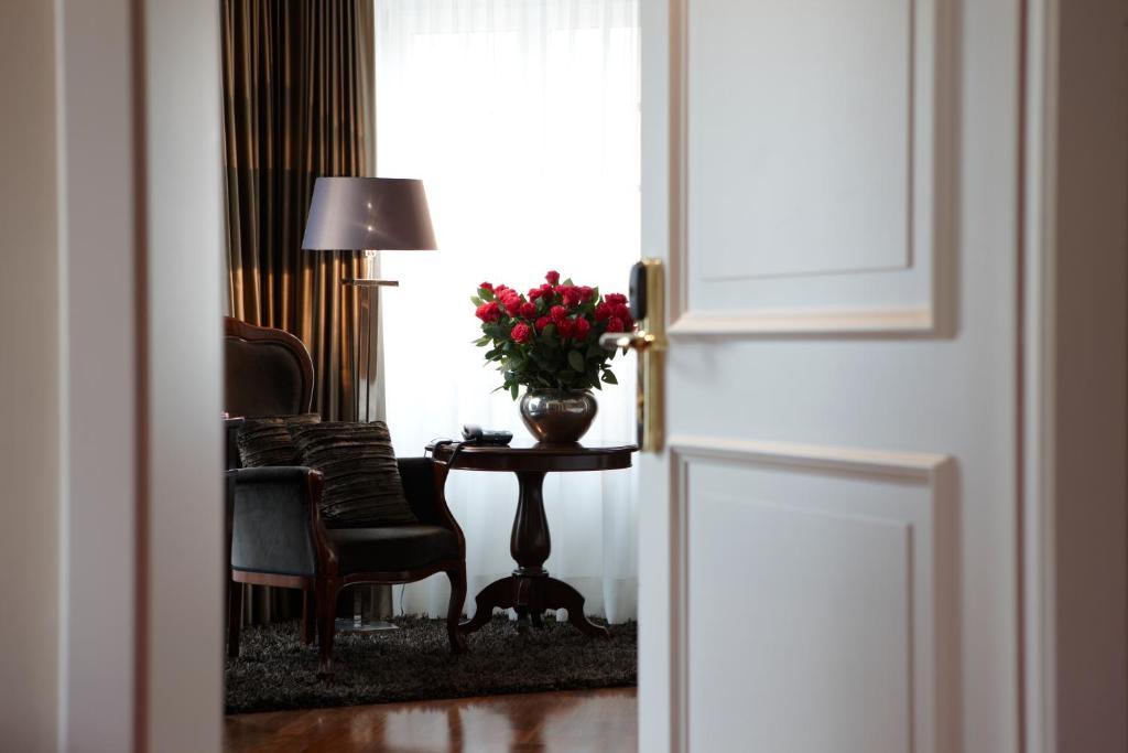 Gutwinski Hotel เฟลด์เคียร์ช ภายนอก รูปภาพ